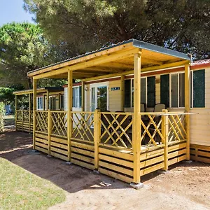 Camping Adria Mobile Homes In Brioni Sunny Camping Horvátország